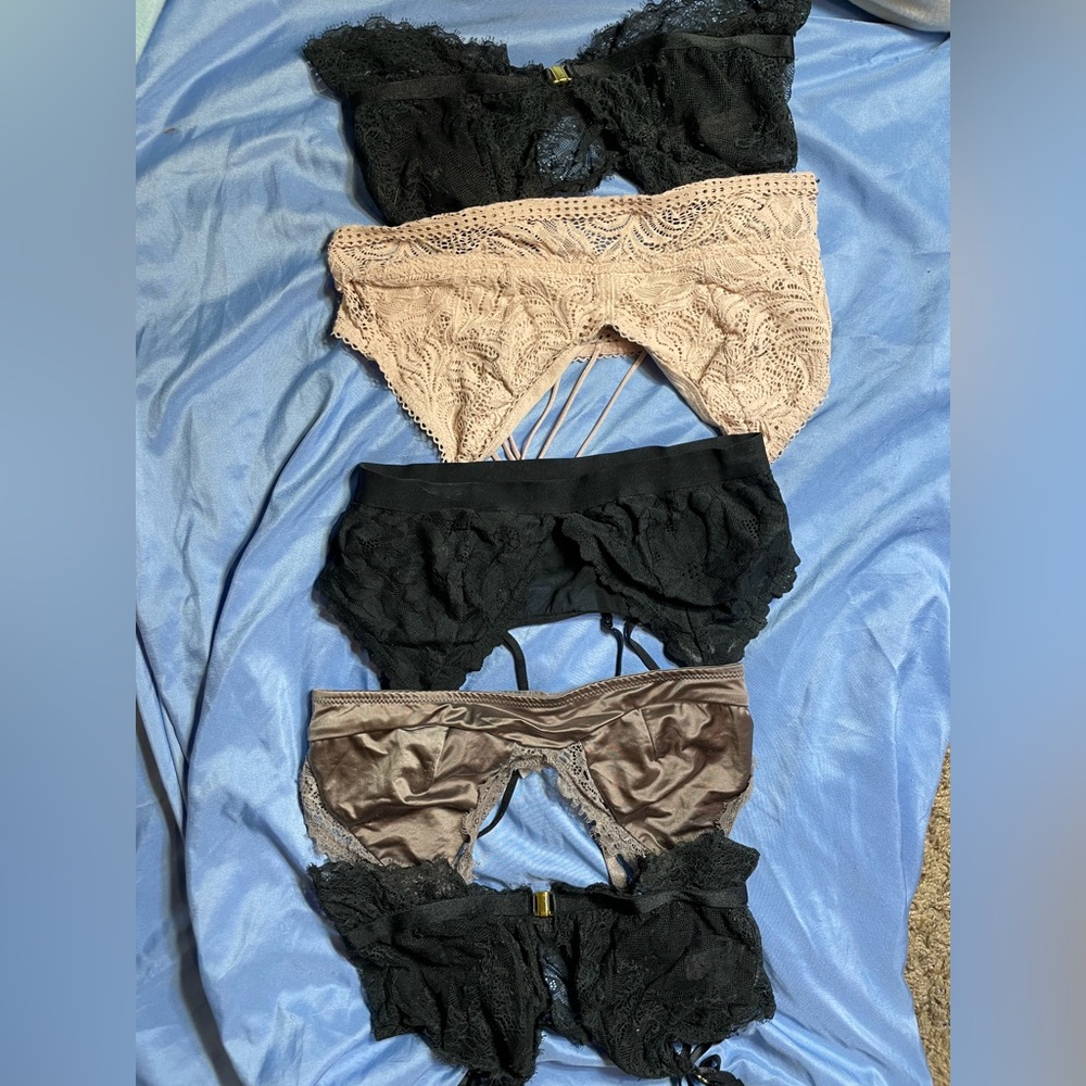 4 bralettes